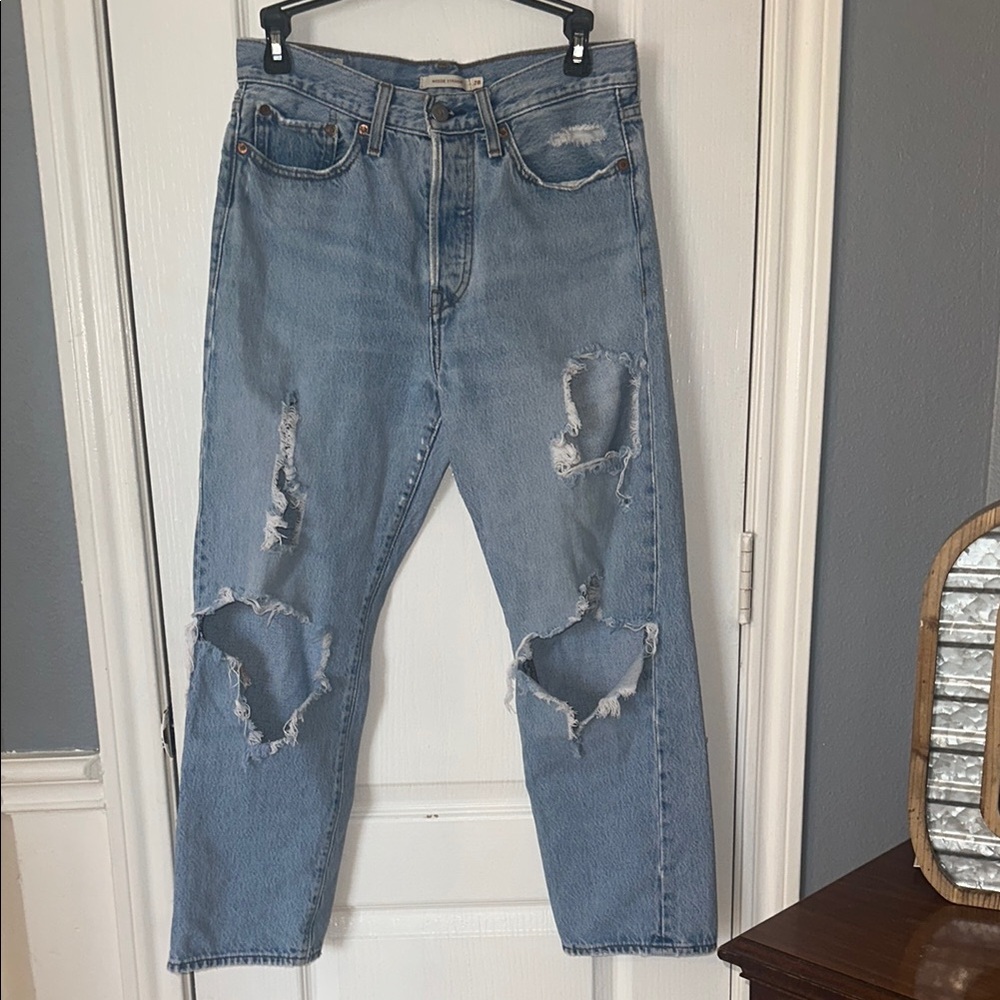 Levi’s women’s wedgie straight jeans size 28